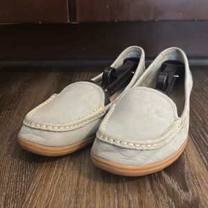 Minimally worn hush puppies moccasins!